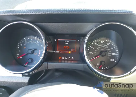 2017 Ford Mustang Ecoboost Premium z USA, uszkodzony, nr VIN 1FATP8UH9H5205389